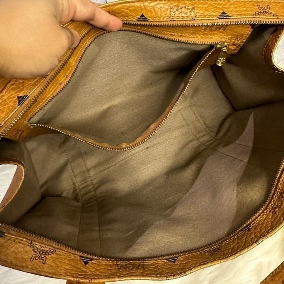MCM classic logo tote in cognac - Picture 12 of 16